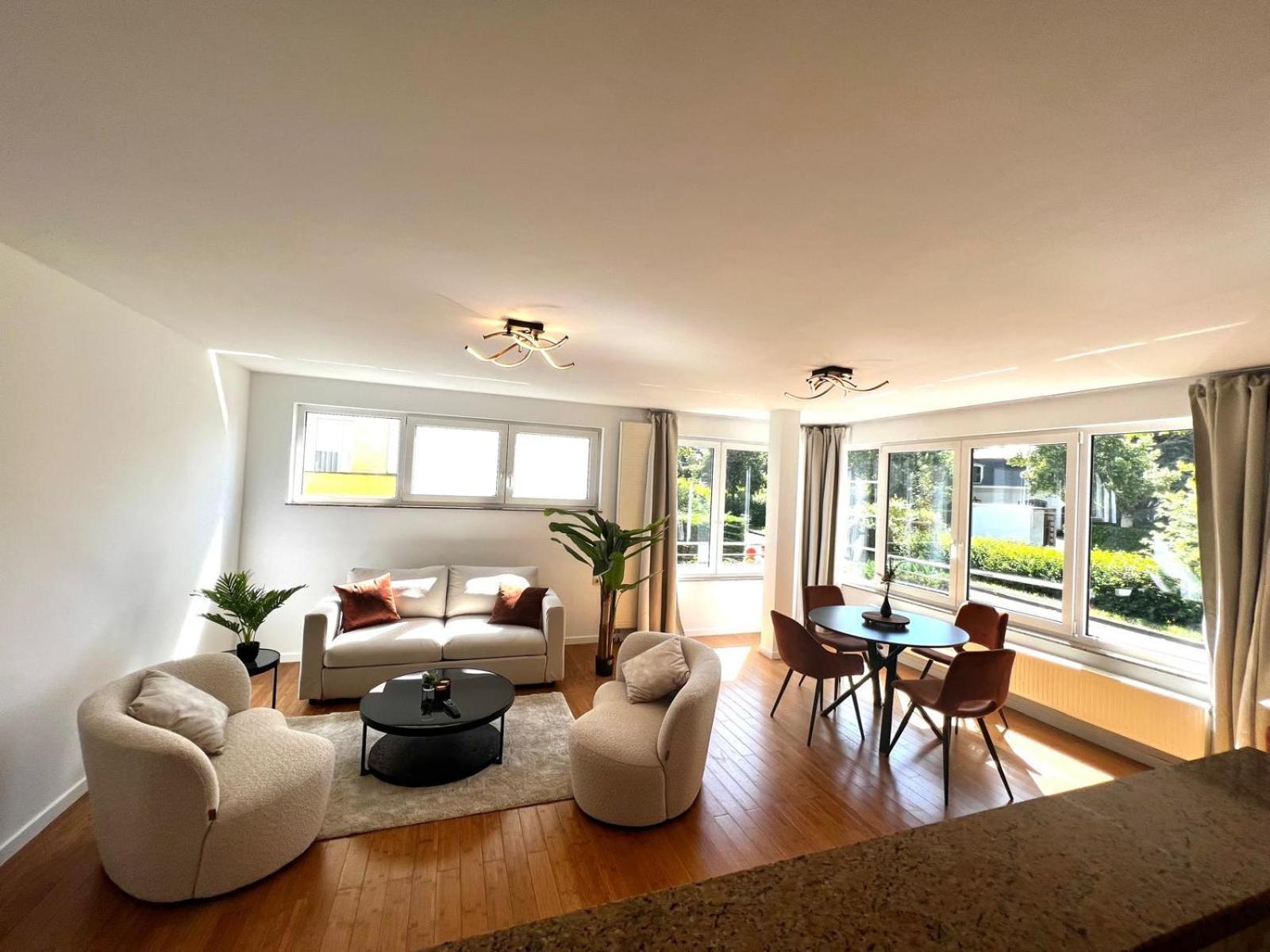 בריסל Wolu Suites מראה חיצוני תמונה