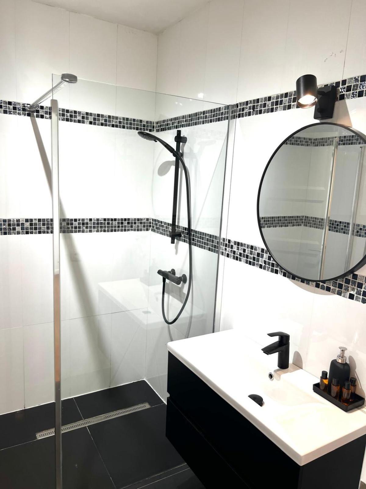 בריסל Wolu Suites מראה חיצוני תמונה