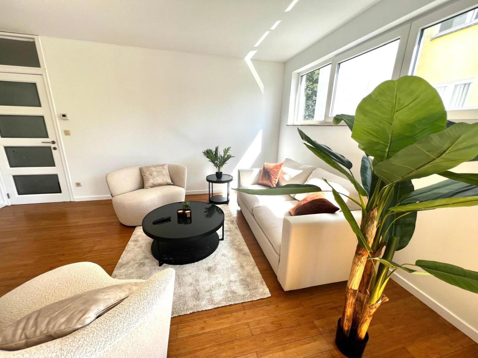 בריסל Wolu Suites מראה חיצוני תמונה