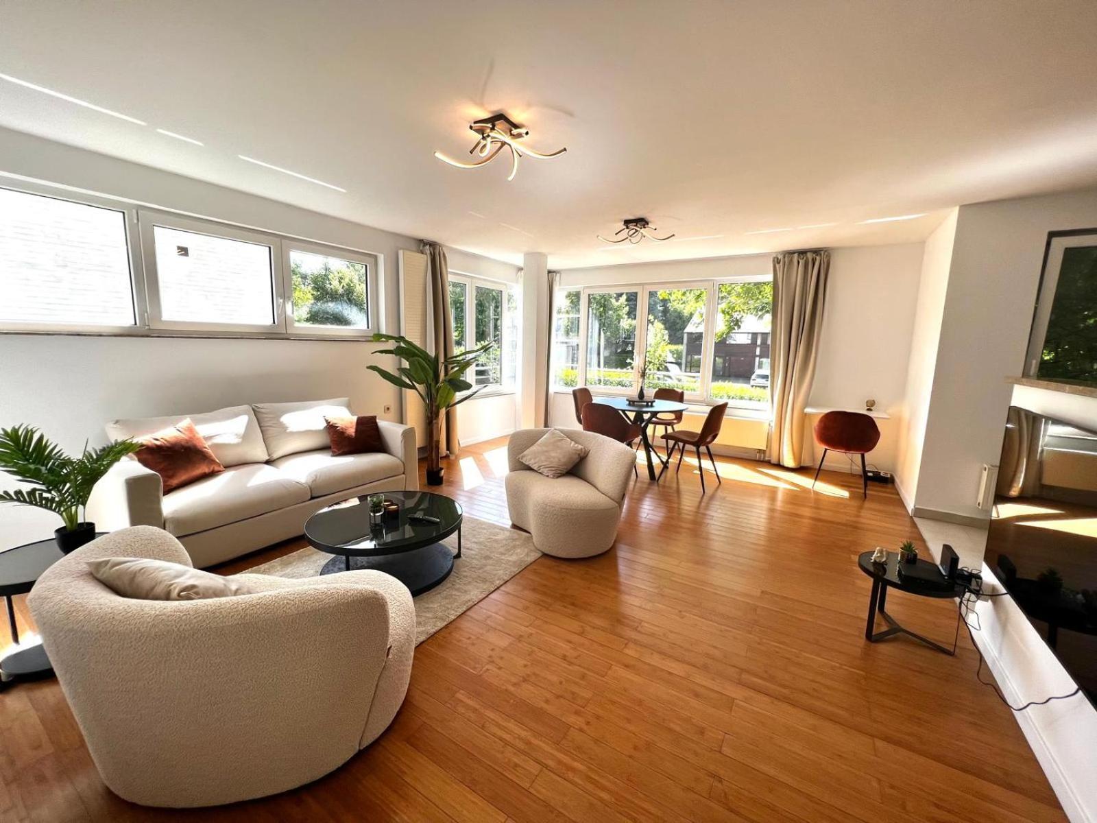 בריסל Wolu Suites מראה חיצוני תמונה
