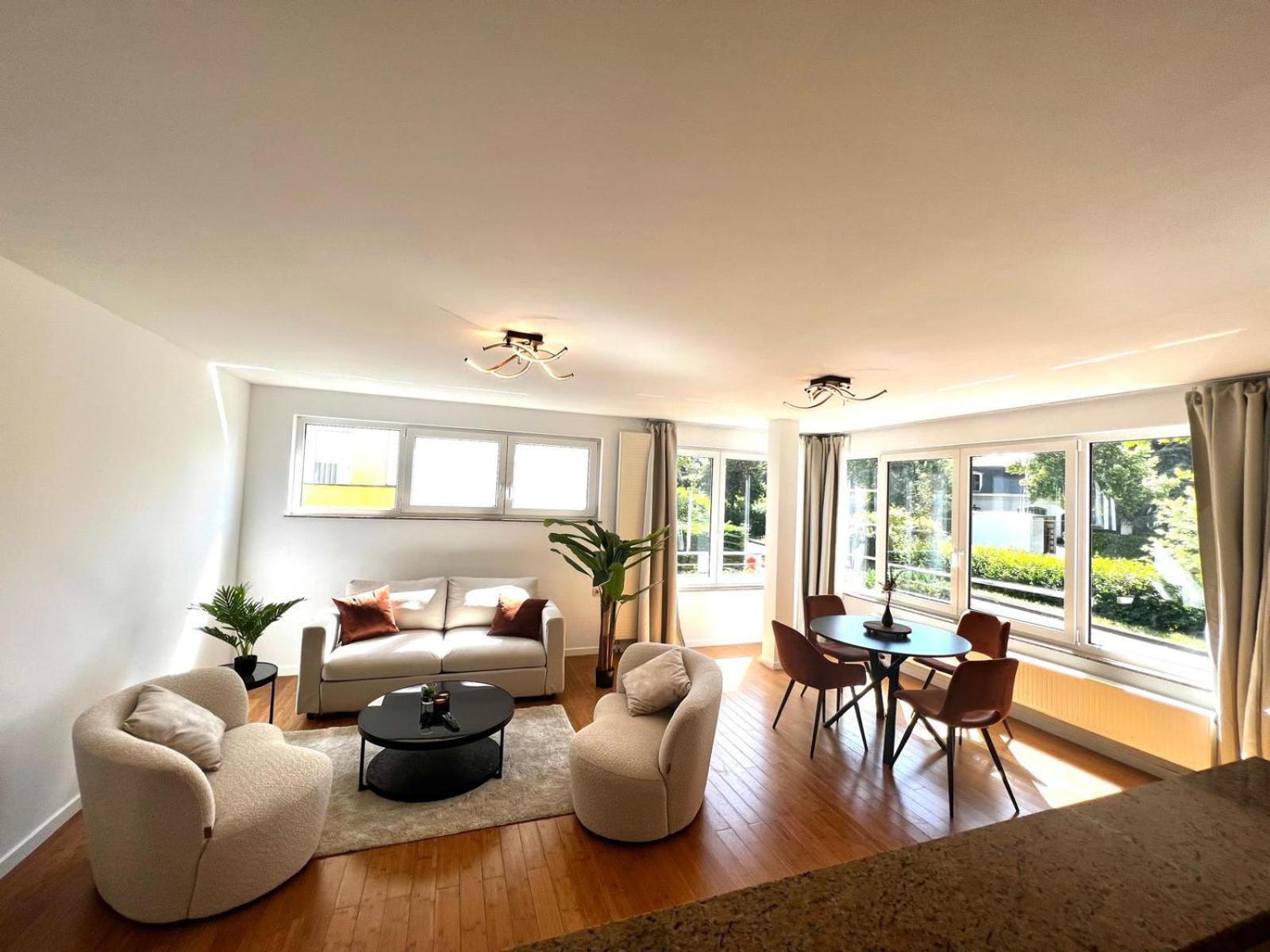 בריסל Wolu Suites מראה חיצוני תמונה