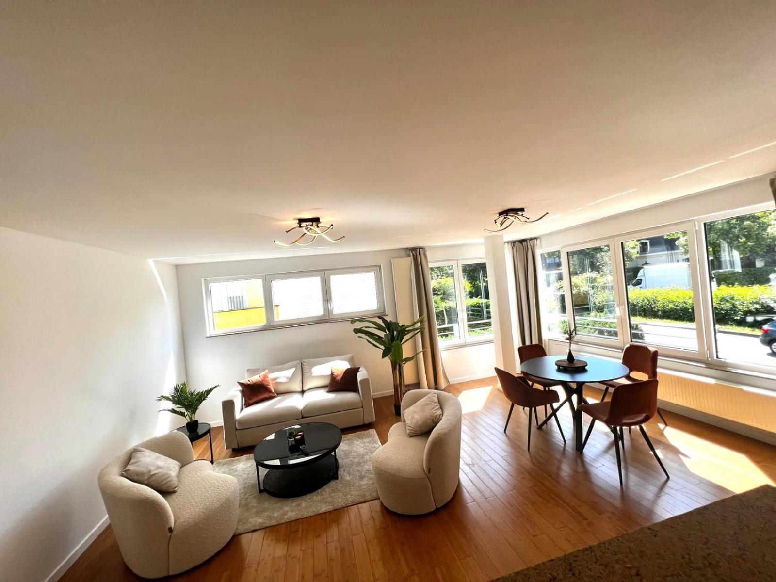 בריסל Wolu Suites מראה חיצוני תמונה