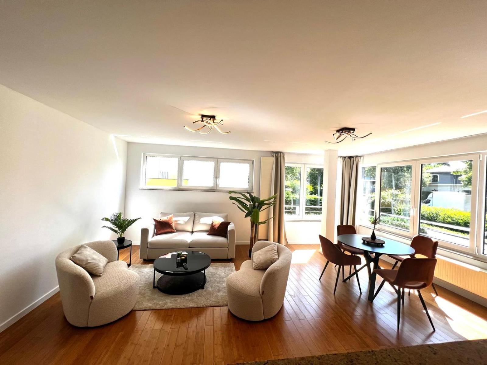 בריסל Wolu Suites מראה חיצוני תמונה
